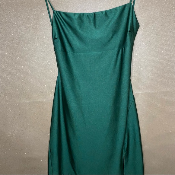 ✨SOLD✨  🎉3 for $15🎉 Backless Mini Dress - Picture 2 of 4